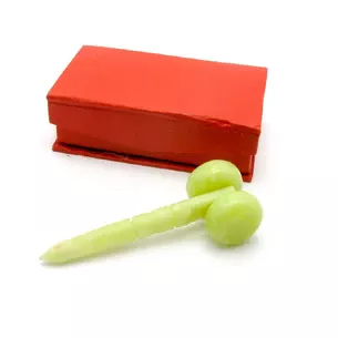 Jade massager (10.5x3.5x3 cm)