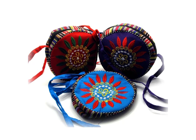 Фото 1 - Handbag with embroidery (d-18 cm)
