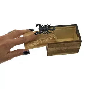 Скорпіон у коробці (9,5х6х6,5 см)