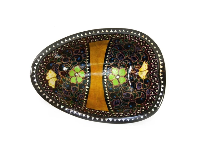 Фото 1 - Solid wood frame inlaid with mother-of-pearl (25x17.7x6 cm)