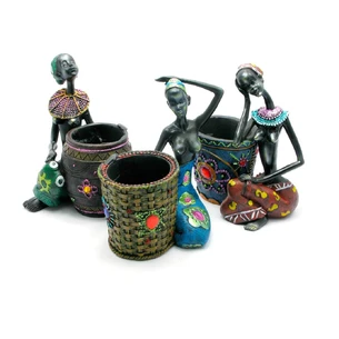 Африканка з кошиком (16х12,5х9см)
