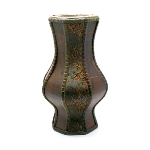 Wooden vase (27x11.5x11.5 cm)
