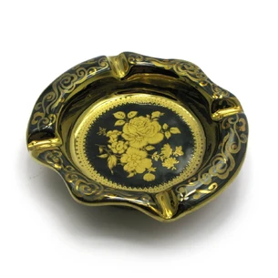 Ceramic ashtray (12x11.5x3 cm)