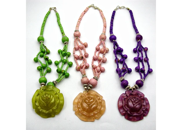 Фото 1 - Beads made of stones with a medallion Rose