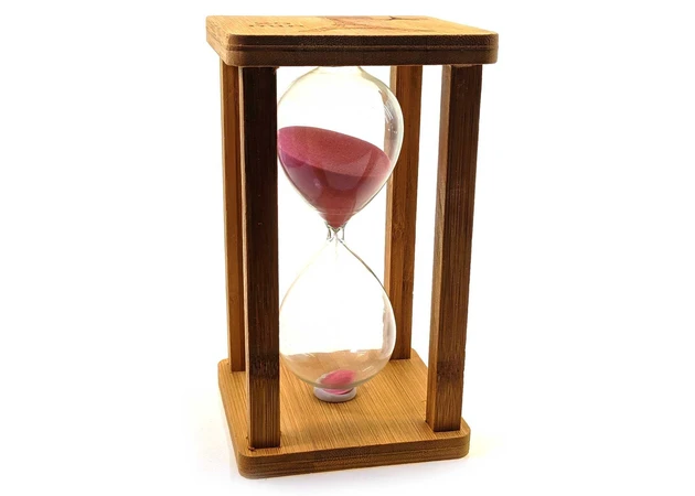 Фото 1 - Часы песочные в бамбуке Time is Money розовые (20 мин) (16,5х10х10 см)