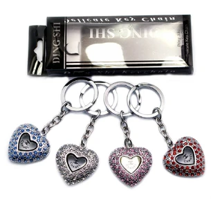 Keychain with rhinestones (Y) Heart of Chanel