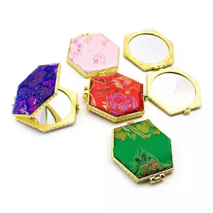 Cosmetic mirror with hexagonal embroidery (7x7x7 cm)