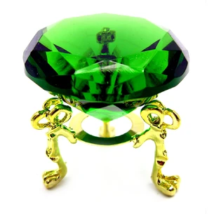 Crystal crystal on a green stand (5 cm)