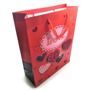 Paper gift bag Love (32x26x10 cm)