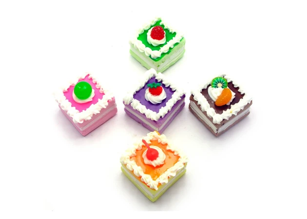Фото 1 - Refrigerator magnet Pirozhnoe (4x4x3 cm)