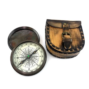 Bronze compass in a Stanley London leather case (8.8x8.4x3.4 cm)