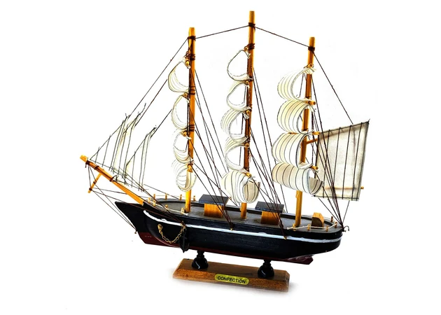 Фото 1 - Model of a sailboat on a stand (33) (32.5x33.5x7 cm)