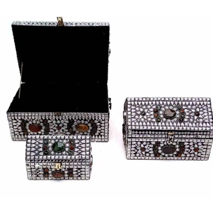 Boxes with stones set (3 pcs) (33x23x23 cm 27x17x17 cm 18x11x11 cm)