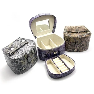 Casket for decorated snakeskin (14.5x12x10 cm)