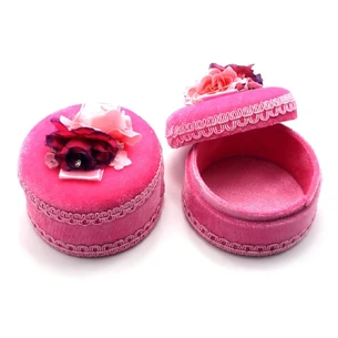 Fabric casket (9.5x9.5x7.5 cm)