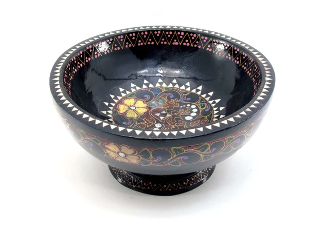Фото 1 - Candy painted from solid wood inlaid with mother-of-pearl (d-20.5 h-11 cm)
