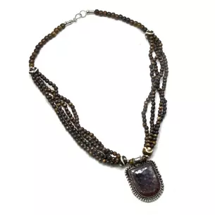 Necklace with pendant A