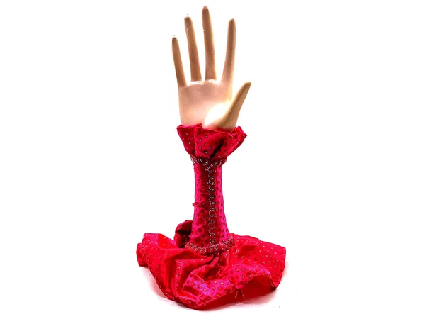 Фото 1 - Stand for jewelry Hand red (19.5x5.5x3.5 cm)