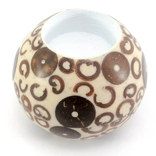Candlestick resin+cinnamon white (d-7 cm h-5.5 cm) B