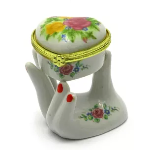 Ceramic casket Hand and Heart (7.5x6.5x5 cm)
