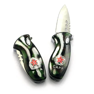 Turbo gas lighter with a knife (7.5x3x2 cm).
