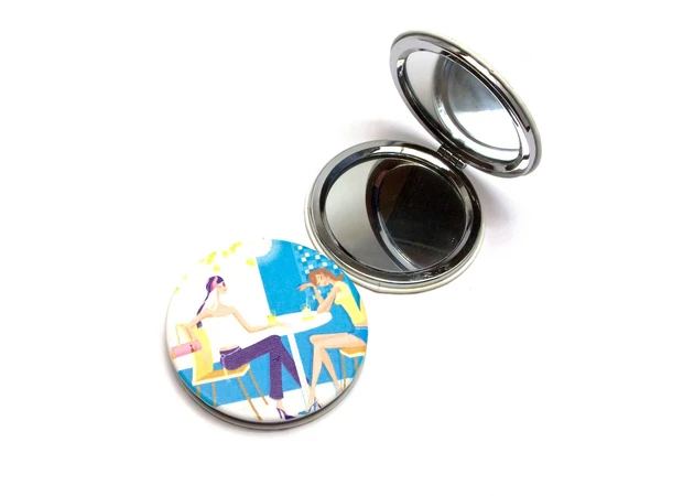 Фото 11 - Romantic-Art round cosmetic mirror (d-6.5 cm)