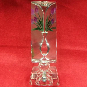 Призма кришталева ваза з квітами