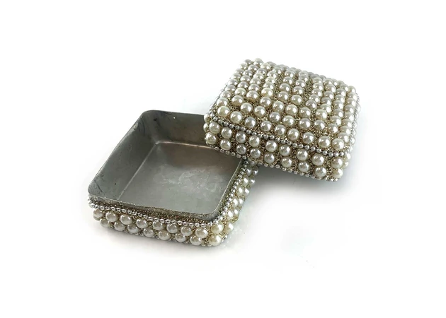 Фото 1 - Square casket with pearls (7x7x4 cm)