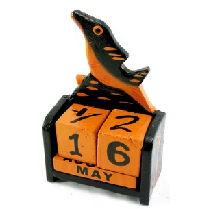 Perpetual calendar Fish black wood (15x10x5 cm)
