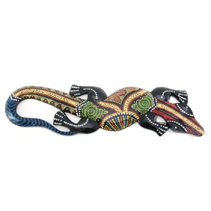 Painted wooden lizard (39x10.5x1 cm)
