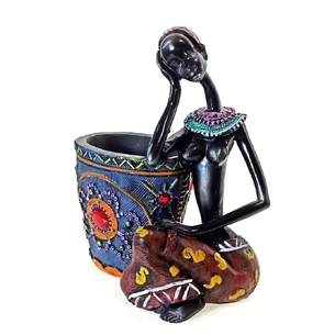 African woman with basket, stand for handles (16x12.5x9cm) C