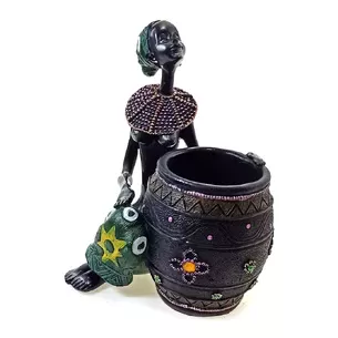 African woman with basket, stand for handles (16x12.5x9cm) D
