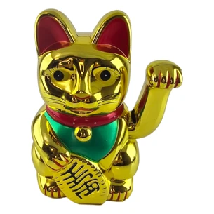 Maneka-neko cat waving its paw (20.5 x 14.5 x 12 cm)