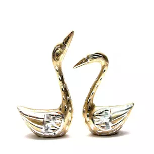 Two metal swans (14x9x4 cm)