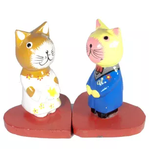 Кот с кошкой на сердце дерево (16х10,5х7,5 см)