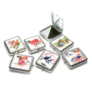 Cosmetic mirror Flowers (7.5x6.5x1 cm)