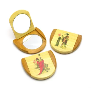 Дзеркальце косметичний бамбукове (8х7х1,5 см)