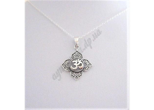Фото 1 - Pendant Om in four-leaf clover 30x35 mm, Ayurveda Here!