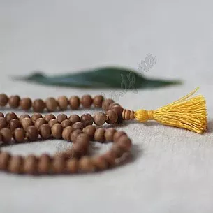 Mala rosaries made of sandal, tied 7-8 mm., 108 beads, Mala rosaries made of sandal, tied, UT-00004157, Ayurveda