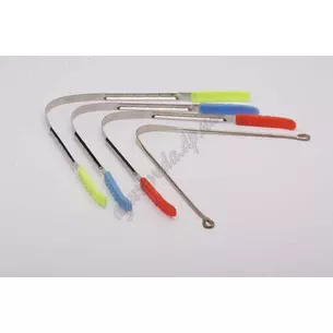 Tongue cleaner extra made of high-quality stainless steel.
